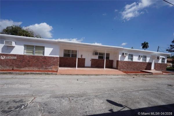 St James Park Northeast, Hollywood, Florida 33020, image 2