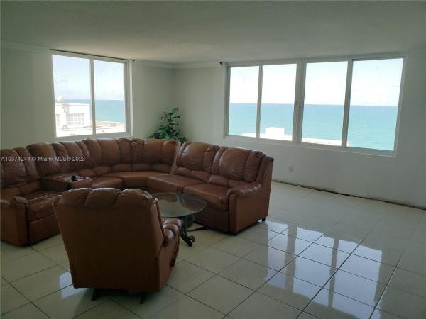 The Carriage House, 5401 Collins Ave #919, Miami Beach, Florida 33140, image 2