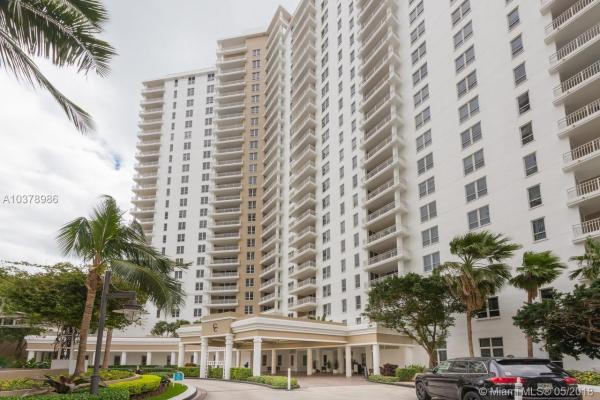 Courvoisier Courts, 701 Brickell Key Blvd #PH-12, Miami, Florida 33131, image 2