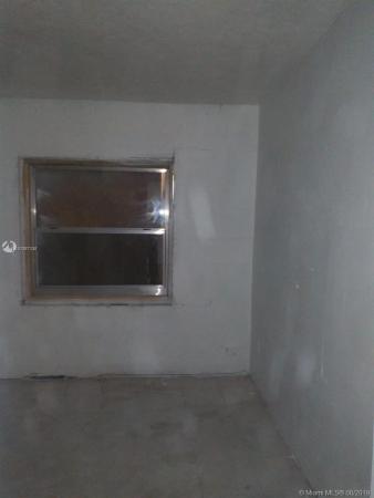 Rockmoor Headlight, 6300 NW 1st Ave, Miami, Florida 33150, image 2