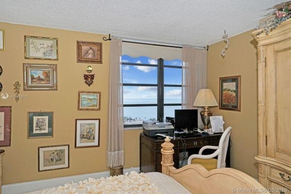 Brickell Bay Club, 2333 Brickell Ave #2312, Miami, Florida 33129, image 2