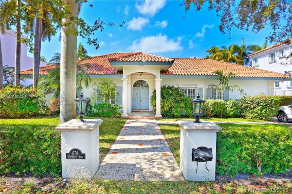 Biscayne Key Estates, 678 Woodcrest Rd, Key Biscayne, Florida 33149, image 2
