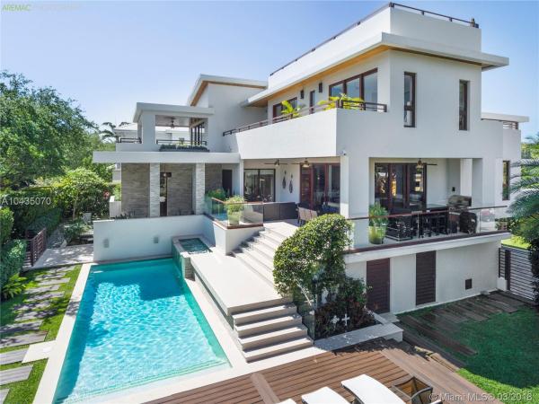 Tropical Isle Homes, 220 Woodcrest Rd, Key Biscayne, Florida 33149, image 2
