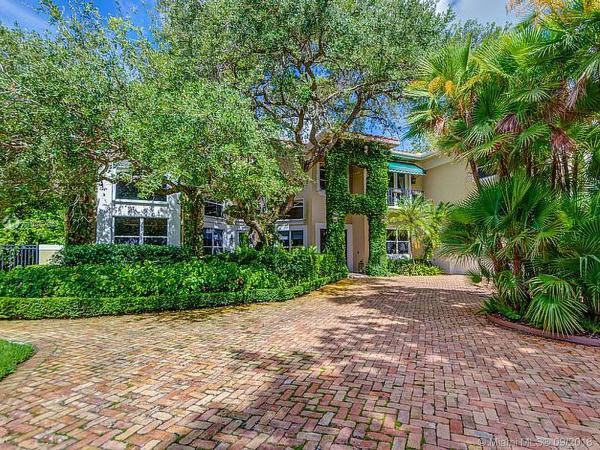 Kaplans Kamelot, 9402 SW 68th Ct, Pinecrest, Florida 33156, image 2