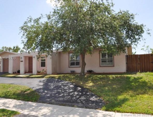 Mark Manor Pines, 19472 SW 87th Ct, Cutler Bay, Florida 33157, image 2