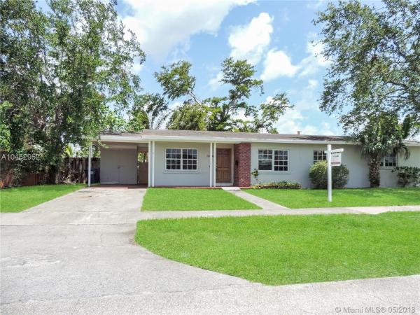 Palmetto Country Club Estates, 9561 SW 165th St, Palmetto Estates, Florida 33157, image 2
