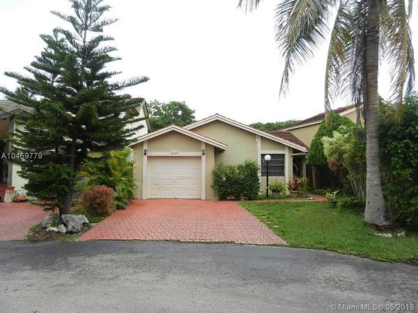 Pelican Point At The Hammocks, 14877 SW 96th Ter, The Hammocks, Florida 33196, image 2