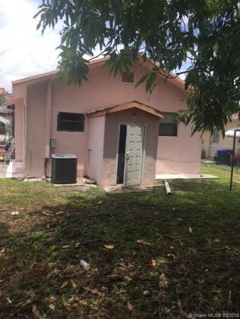 562 NW 98th St, Unincorporated Dade County, Florida 33150, image 2