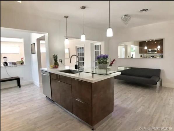Pickwick Lake Estates, 810 NE 182nd St, North Miami Beach, Florida 33162, image 2