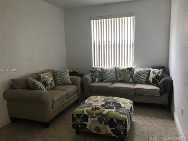 Fontainebleau West North, 1008 NW 99th Ct, Fountainebleau, Florida 33172, image 2