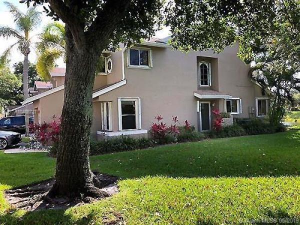 Discovery Pointe, 2226 W Discovery Cir W #2226, Deerfield Beach, Florida 33442, image 2