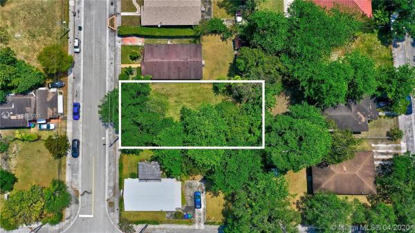 De Hedouvilles, 3370 Thomas Ave, Miami, Florida 33133, image 2