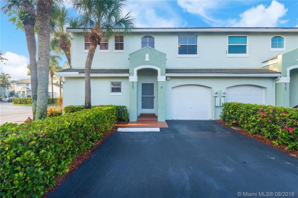 Les Chateaux, 4747 Grapevine Way, Davie, Florida 33331, image 2