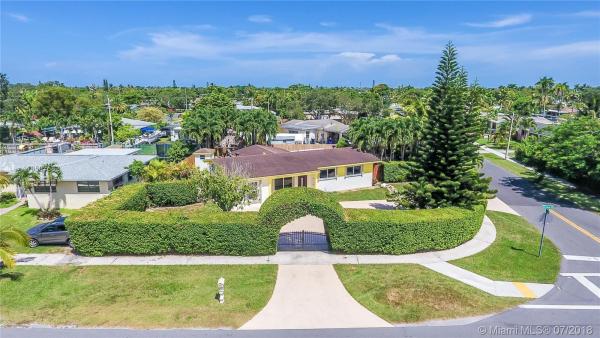 Pine Tree Manor, 19601 Gulfstream Rd, Cutler Bay, Florida 33157, image 2