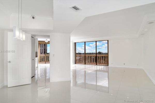 Turnberry Towers, 19355 Turnberry Way #4A, Aventura, Florida 33180, image 2