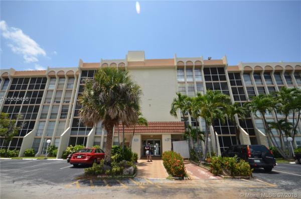 De Soto Park South, 701 Three Islands Blvd #216, Hallandale Beach, Florida 33009, image 2