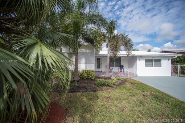 Flamingo Manors, 2124 N 14th Ct, Hollywood, Florida 33020, image 2