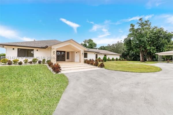 Sunshine Ranches, 13931 Luray Rd, Southwest Ranches, Florida 33330, image 2
