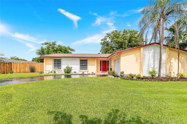 Kendale Lakes No HOA, 7708 SW 140th Ct, Kendale Lakes, Florida 33183, image 2