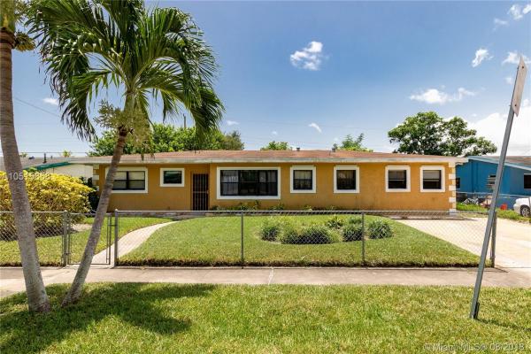 Scott Lake Manor, 1510 NW 176th Ter, Miami Gardens, Florida 33169, image 2