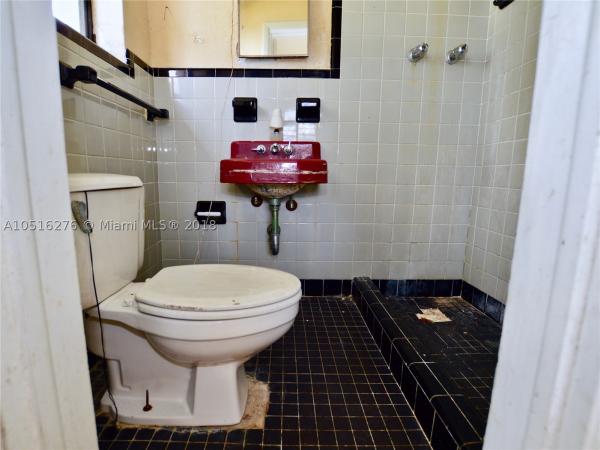 Sierra, 25 NW 193rd Ter, Miami Gardens, Florida 33169, image 2