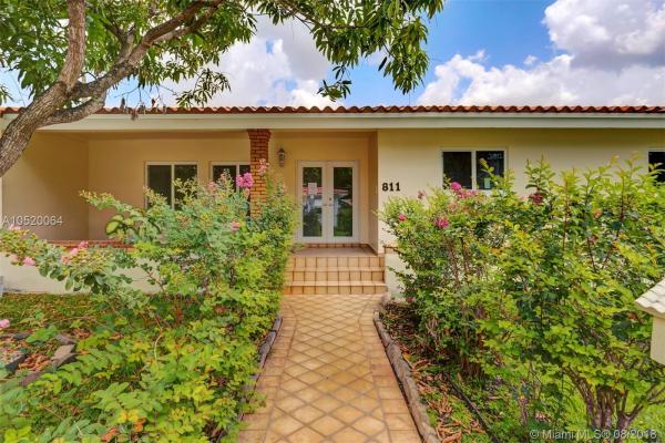 Cortez Place, 811 Trascoro Ave, Coral Gables, Florida 33134, image 2