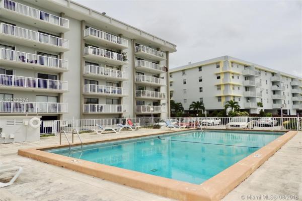 Normandy Shores Yacht & Country Club, 110 S Shore Dr #2E, Miami Beach, Florida 33141, image 2