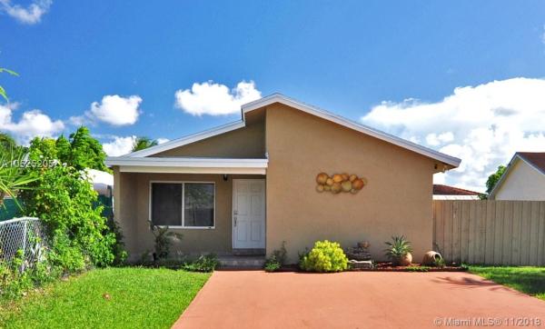 Comfort Villas, 16244 SW 305th St, Leisure City, Florida 33033, image 2
