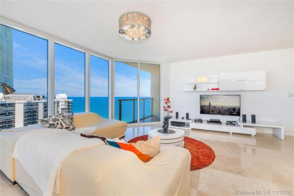 La Perla, 16699 Collins Ave #3007, Sunny Isles Beach, Florida 33160, image 2