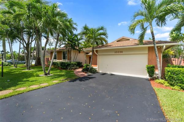 Glen Cove, 10234 SW 115th Ct, Kendall, Florida 33176, image 2