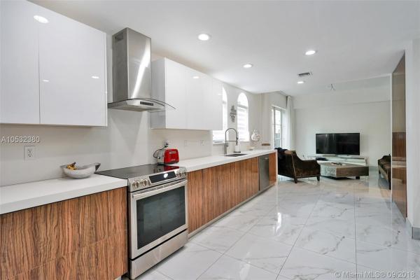 Aventura Bay Townhomes, 18465 NE 30th Ct, Aventura, Florida 33160, image 2