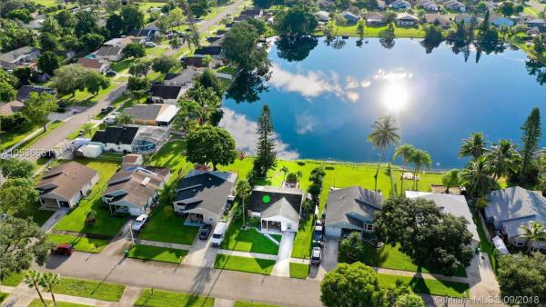 Summer Lake, 1610 SW 129th Way, Davie, Florida 33325, image 2
