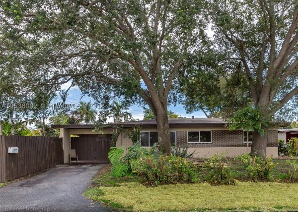 Almar Estates, 2916 NE 1st Ave, Wilton Manors, Florida 33334, image 2