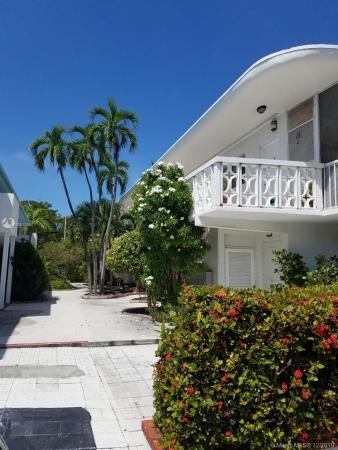 Pinetree Manor, 2858 Pine Tree Dr #4, Miami Beach, Florida 33140, image 2