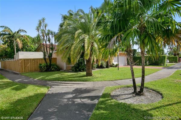 Luz Estela, 14895 SW 174th St, Richmond West, Florida 33187, image 2
