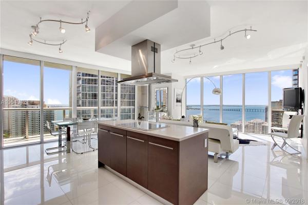 Icon Brickell Tower 3, 485 Brickell Ave #3310, Miami, Florida 33131, image 2