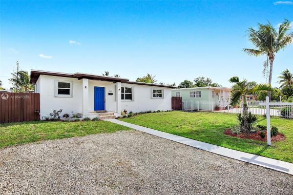 Poincianna Manor, 1015 NE 146th St, North Miami, Florida 33161, image 2