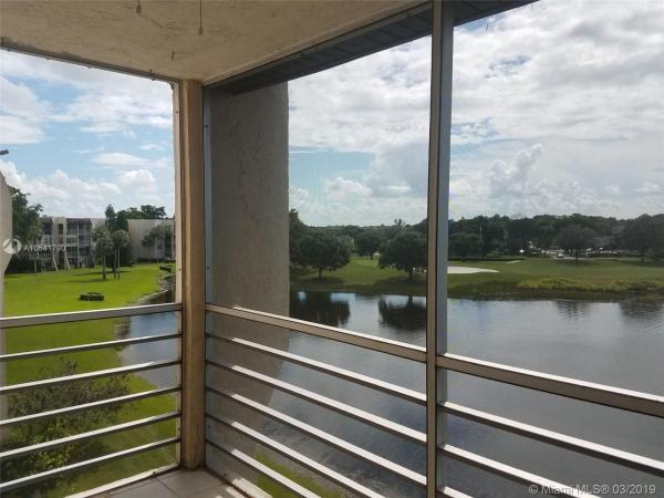 Poinciana Place Of Pine Island Ridge, 9450 Poinciana Pl #410, Davie, Florida 33324, image 2