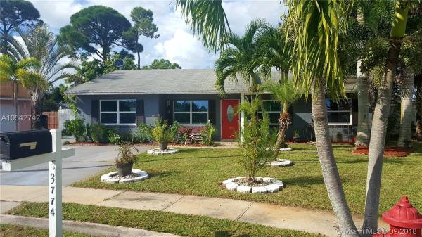 Ramblewood, 3774 Ramblewood Ct, Greenacres, Florida 33467, image 2