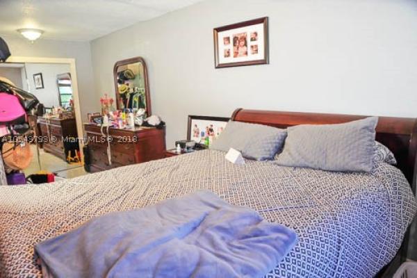 Les Chalets, 754 SW 101st Ct Cir, Fountainebleau, Florida 33174, image 3
