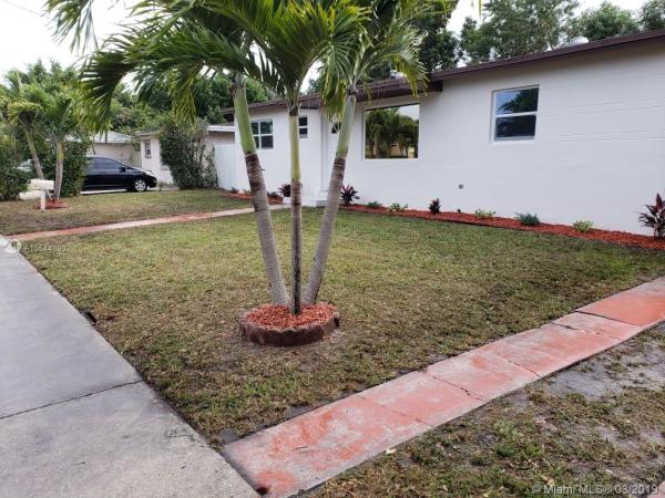 Parkmoor Manor, 80 NW 184th Ter, Miami Gardens, Florida 33169, image 2