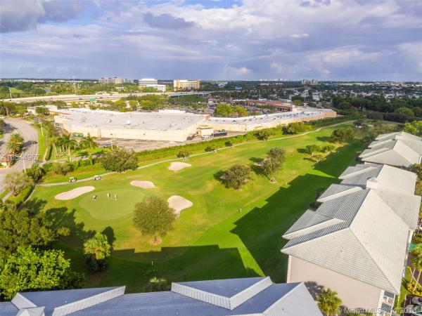 Whitehall Of Pine Island Ridge, 1504 Whitehall Dr #202, Davie, Florida 33324, image 2