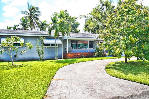 520 NE 114th St, Unincorporated Dade County, Florida 33161, image 2