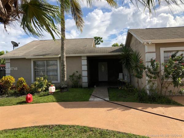 Country Lake Manors, 5820 NW 199th St, Country Club, Florida 33015, image 2