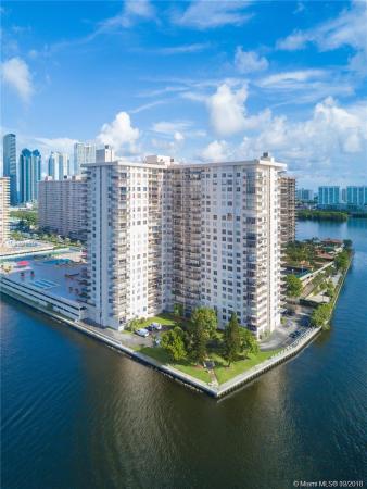 Winston Towers 500, 301 174th St #1418, Sunny Isles Beach, Florida 33160, image 2