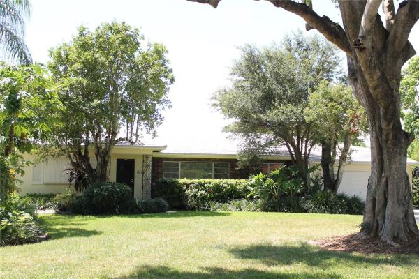 Coral Gables Country Club, 4122 Pinta Ct, Coral Gables, Florida 33146, image 1
