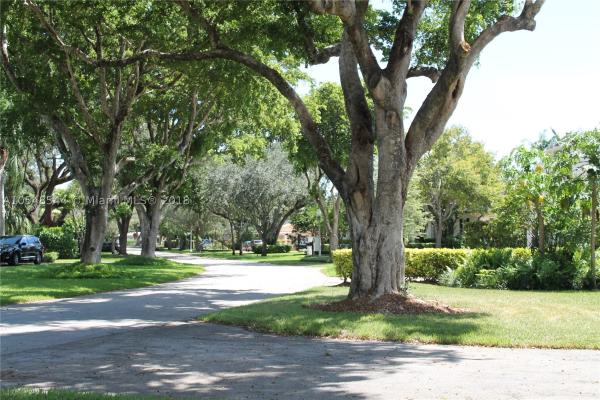 Coral Gables Country Club, 4122 Pinta Ct, Coral Gables, Florida 33146, image 2