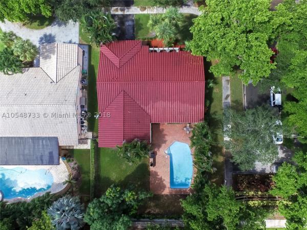 Lake Glenn Ellen, 15131 Menteith Pl, Miami Lakes, Florida 33016, image 2