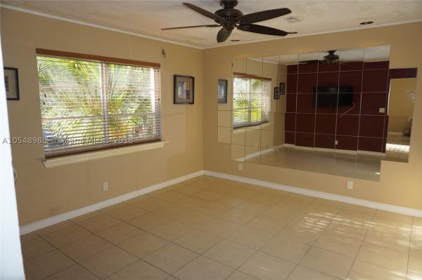 Manor Grove Village, 119 NE 19th Ct #214G, Wilton Manors, Florida 33305, image 3