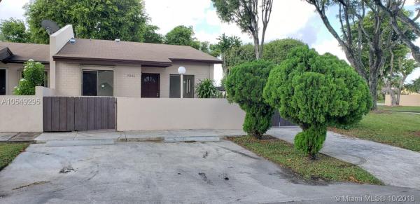 Lakes Of Acadia, 19446 NW 54 Pl #, Miami Gardens, Florida 33055, image 2